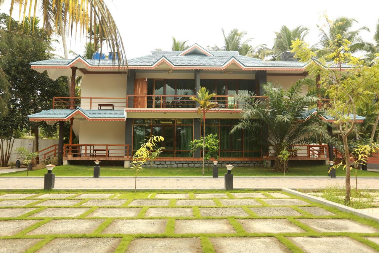 Lara Lake View Resort Thiruvananthapuram Εξωτερικό φωτογραφία