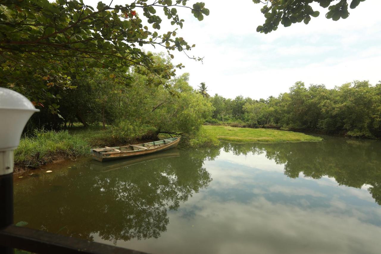 Lara Lake View Resort Thiruvananthapuram Εξωτερικό φωτογραφία