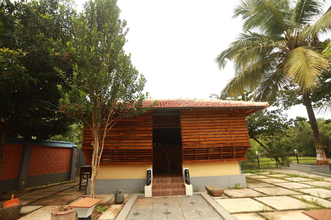 Lara Lake View Resort Thiruvananthapuram Εξωτερικό φωτογραφία