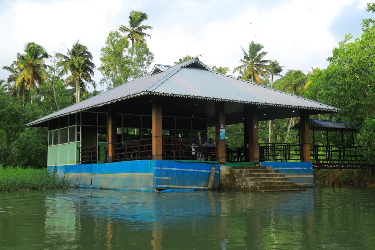 Lara Lake View Resort Thiruvananthapuram Εξωτερικό φωτογραφία